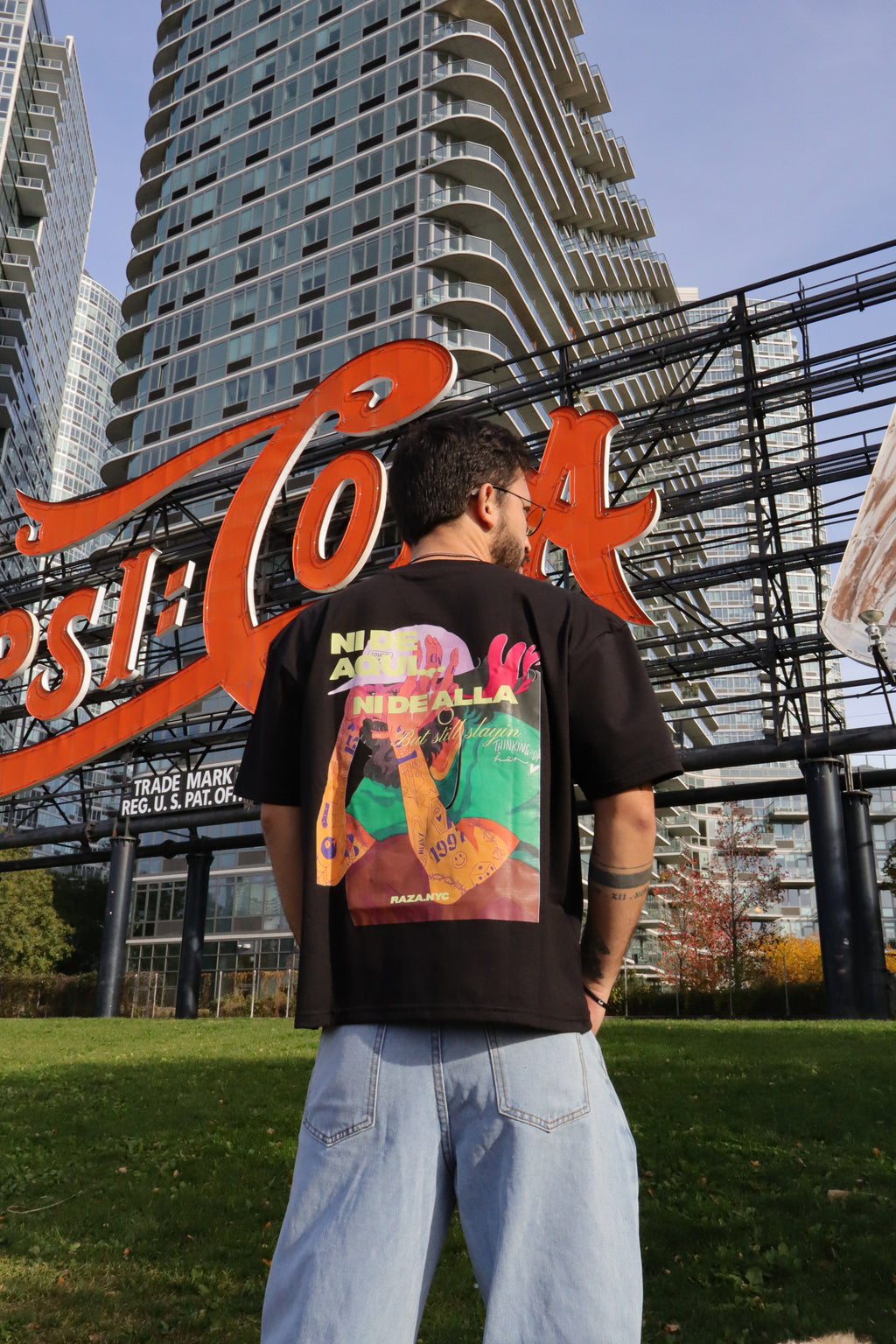 BOXY TEE: NI DE AQUÍ NI DE ALLÁ